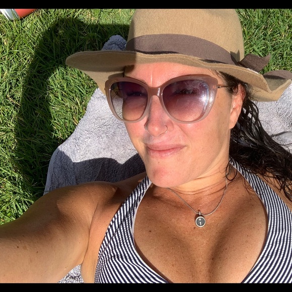 Meet your Posher, Andi - Picture 4 of 4